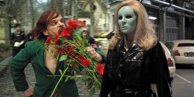 Final de Holy Motors explicado: qué significa realmente
