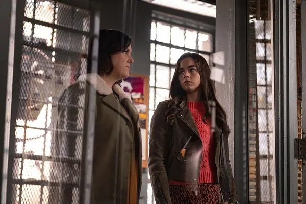 Yellowjackets Temporada 2 Episodio 6: Final Explicado del Parto de Shauna